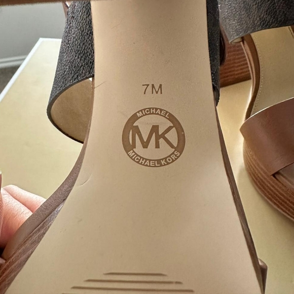 MK LOGO Summer Platform Sandals - Picture 4 of 5